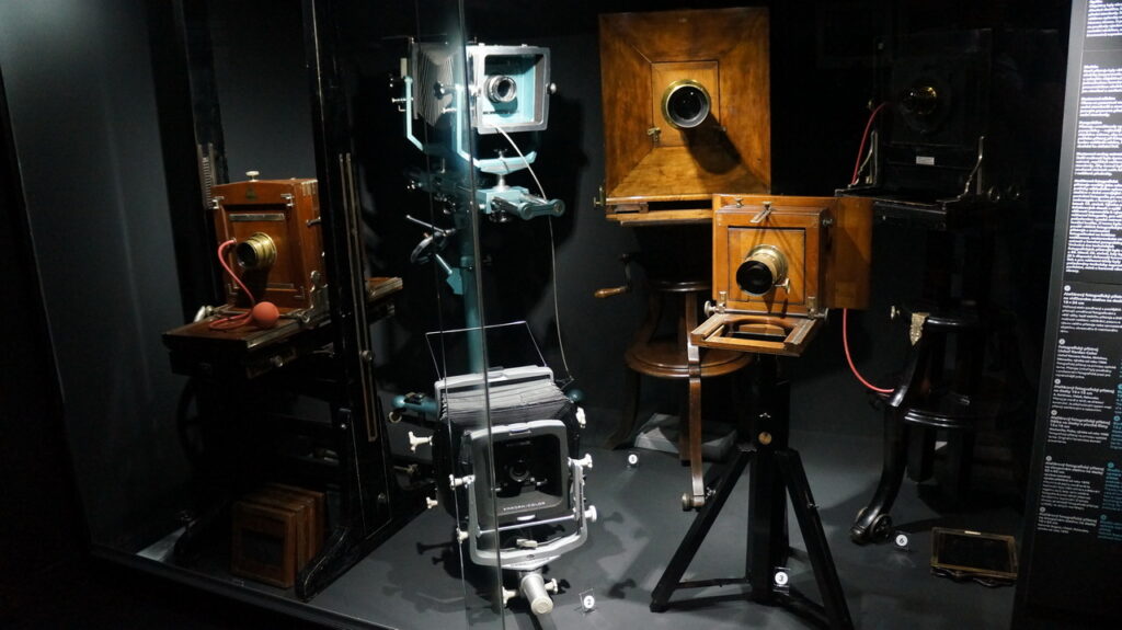 Годинники, фотоапарати, оптичні прилади - Зображення №5