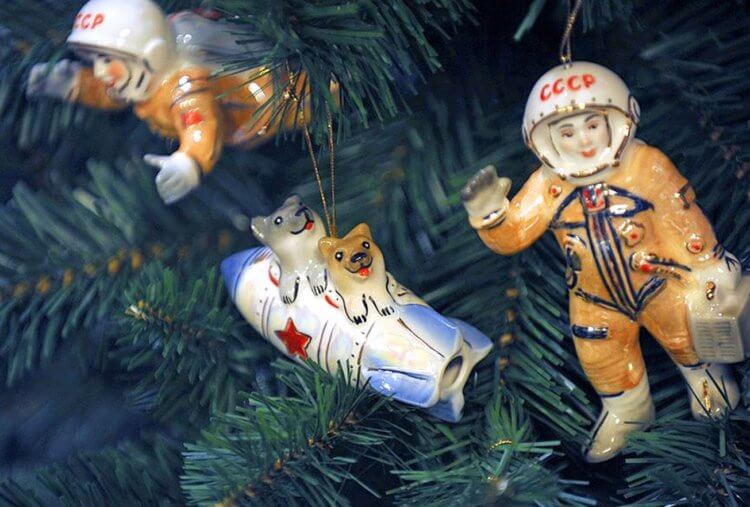 Елочные игрушки и машинки - Изображение №2